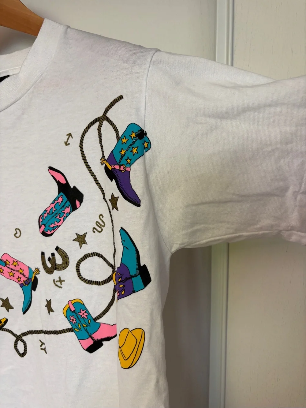 Vintage Womens Graphic Tee Size Medium Cowgirl Boots Rope Western Single Stitch - Picture 2 of 9